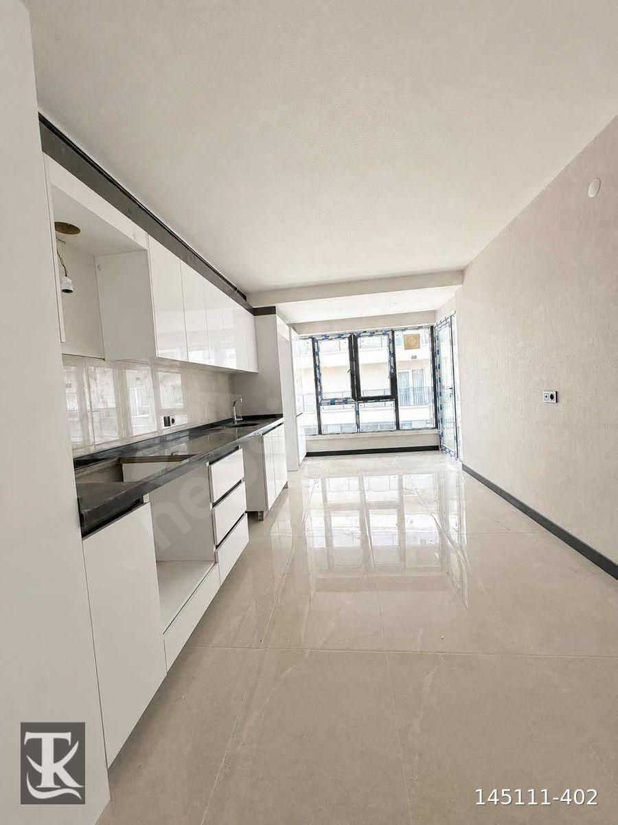 PURSAKLAR ALTINOVA'DA 3+1 0 LÜX YAPILI DAİRE