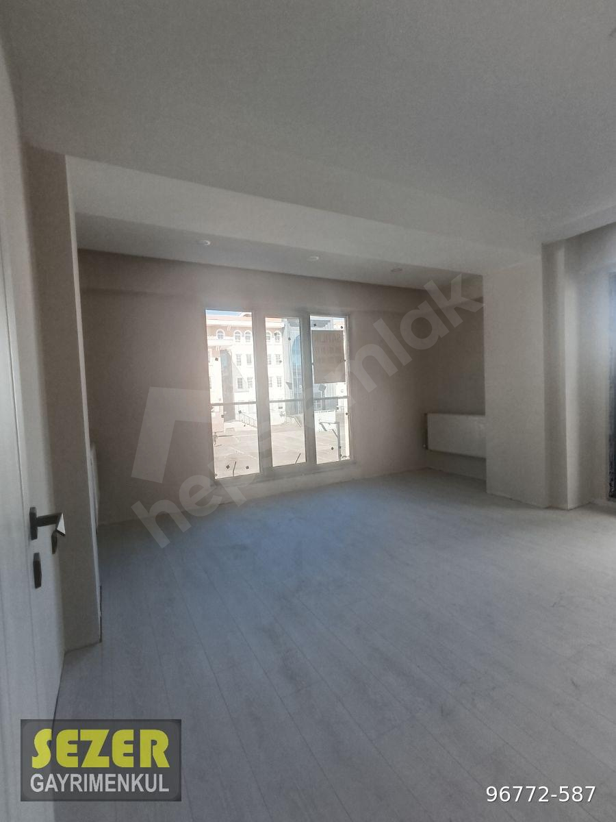 BARBAROSTA OKULA CEPHE KAPALI MUTFAK&OTOPARKLI SATILIK 2+1DAİRE