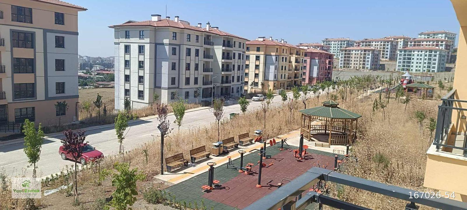 YEŞİL EMLAK 'TAN KARATAŞ ATIŞALANI TOKİDE 3+1 KİRALIK DAİRE