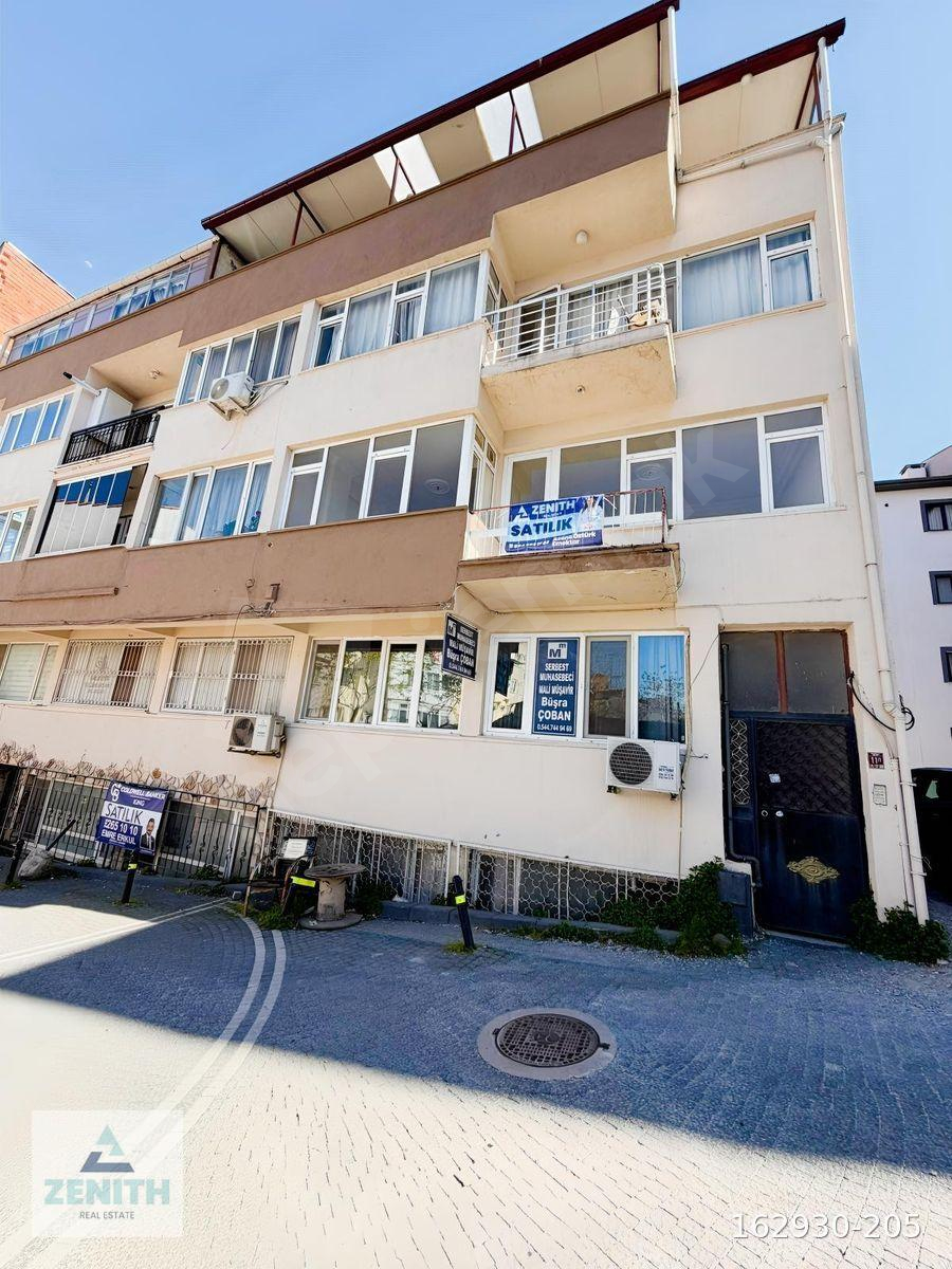 Zenith Real Estate Çarşı Merkezde Geniş Mutfaklı Satılık 2+1