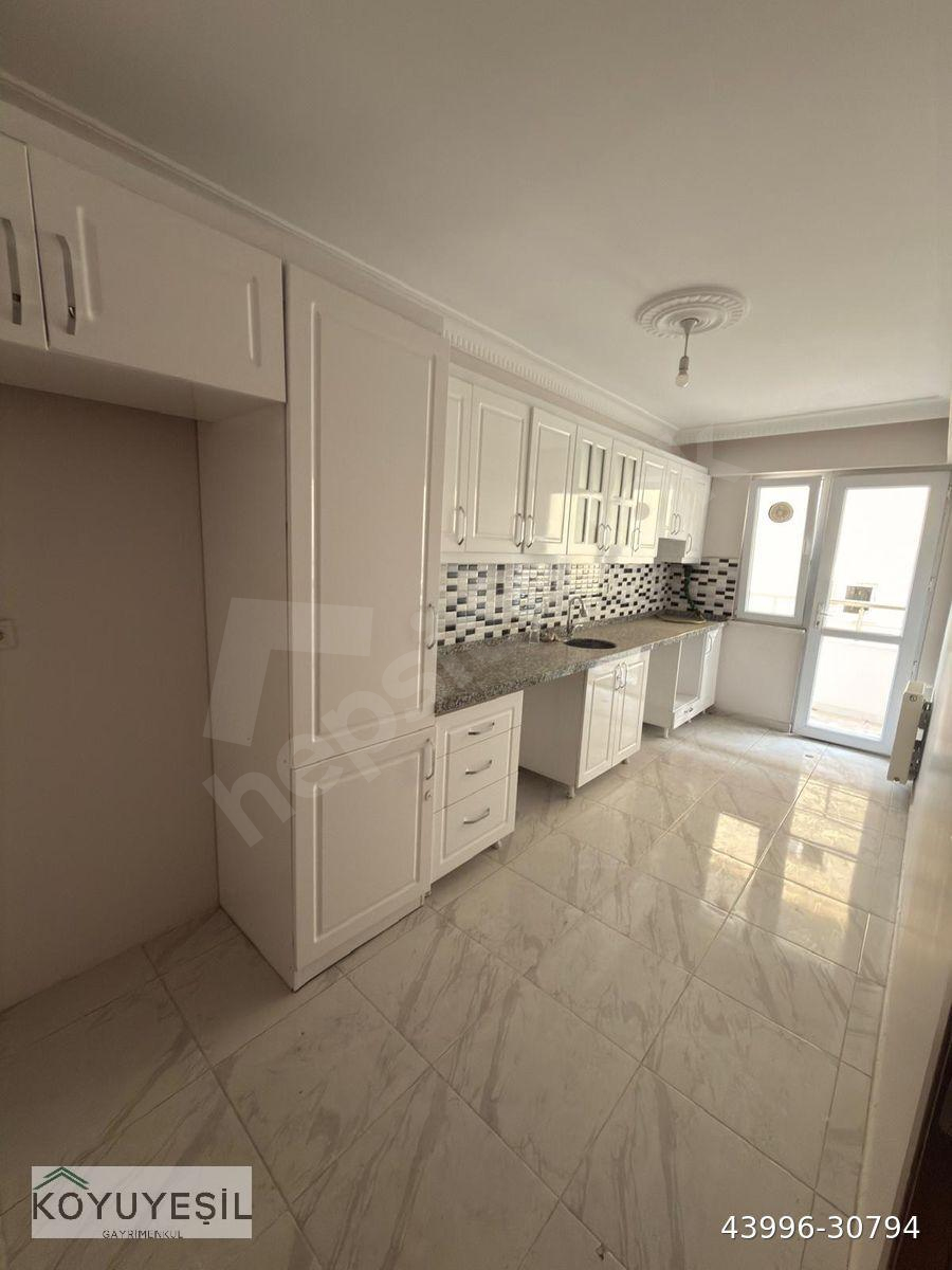 MAHMUTBEYDE İSKANLI 2.KAT ASANSÖRLÜ İÇİ BOŞ BÜYÜK SATILIK DAİRE