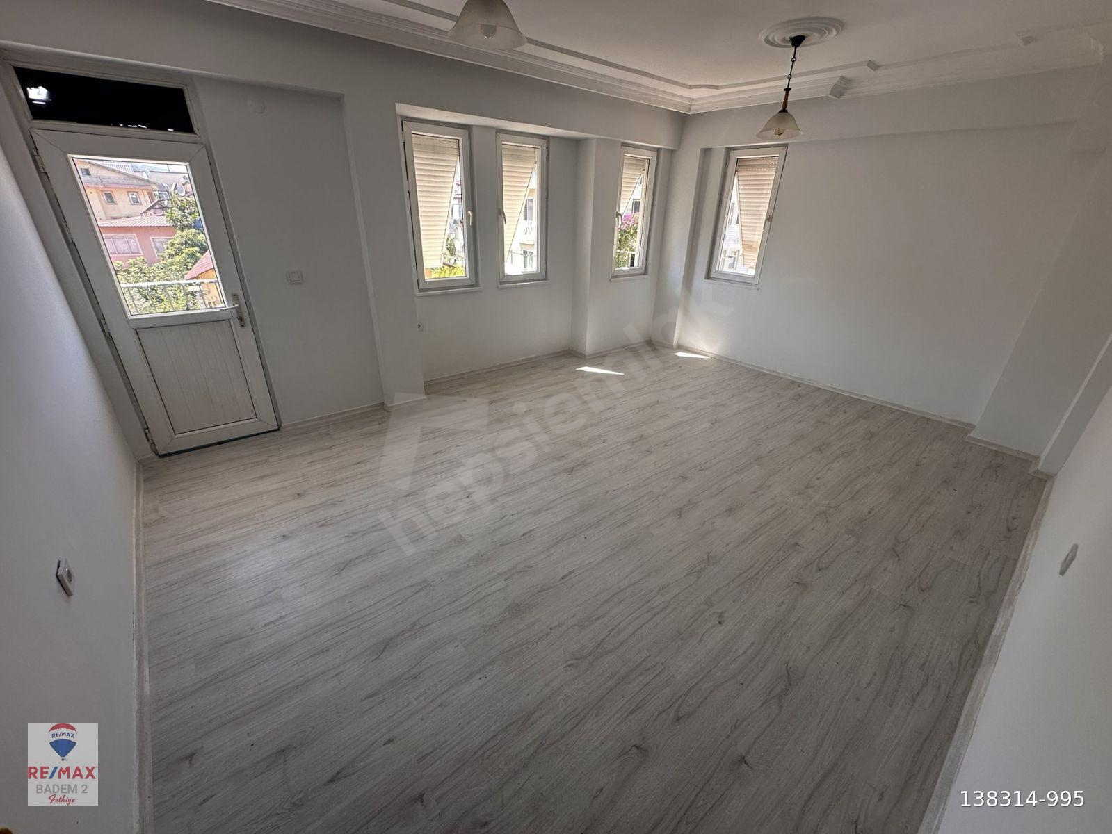 REMAX'TAN - TUZLA'DA, EŞYASIZ, 2+1 DUBLEKS KİRALIK DAİRE