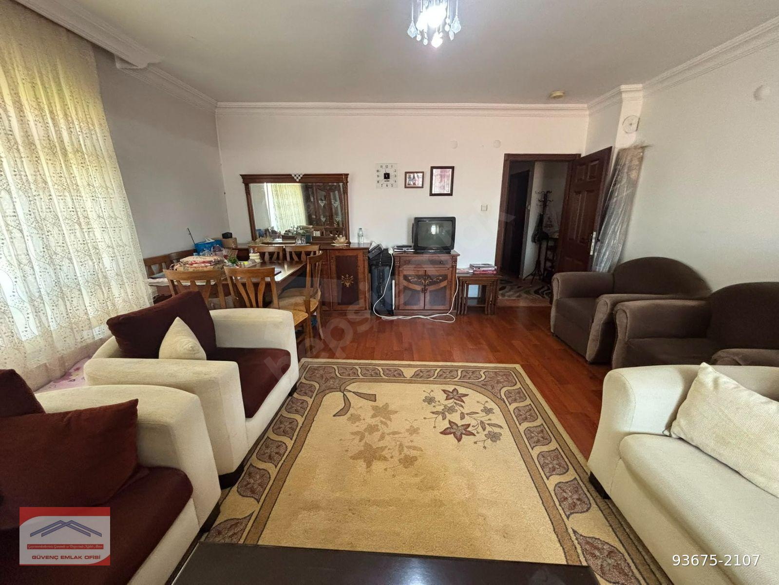 GÜLSER SOKAKTA DOLMUŞ - OTOBÜS ÖNÜNDEN GEÇEN YÜKSEK GİRİŞ SATILIK 2+1 DAİRE