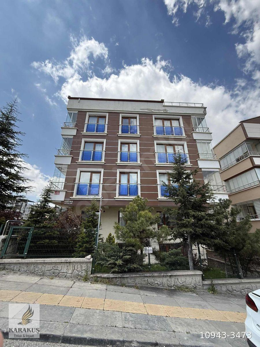KARAKUŞ'TAN ANA CADDE ÜZERİNDE,TEMİZ ve FERAH 2+1 DAİRE