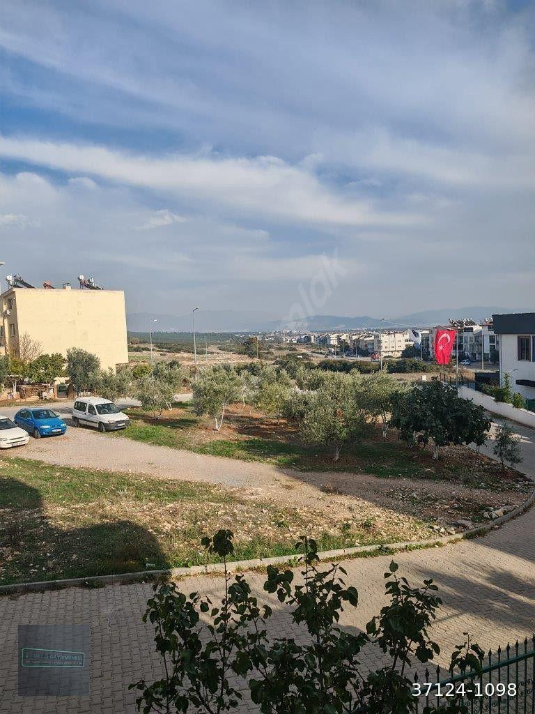 DİDİM HİSAR MAHALLESİNDE KÜLTÜR MERKEZİNE YAKIN ÖN CEPHLİ ÖNÜ AÇIK AYRI MUTFAKLI SATILIK 2+1
