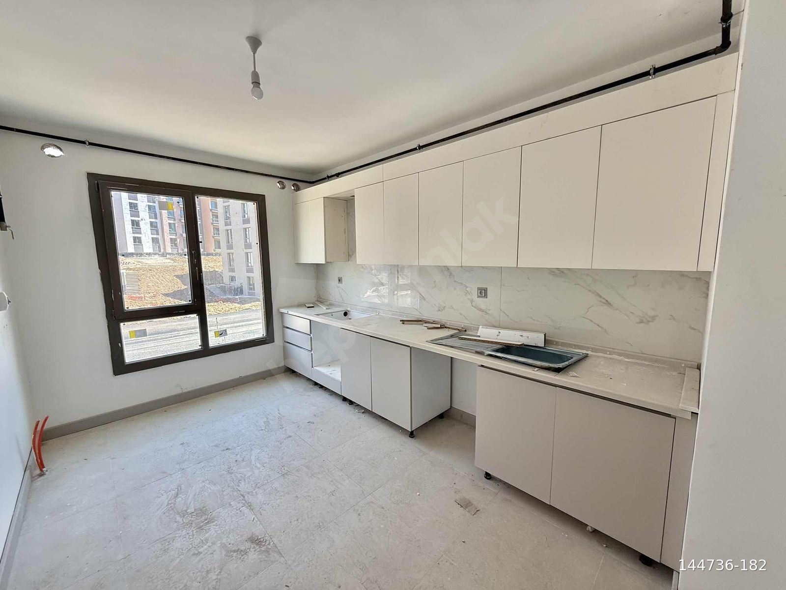DOĞUKENT'TE SATILIK 3+1 BORÇSUZ EMLAK KONUT DAİRESİ