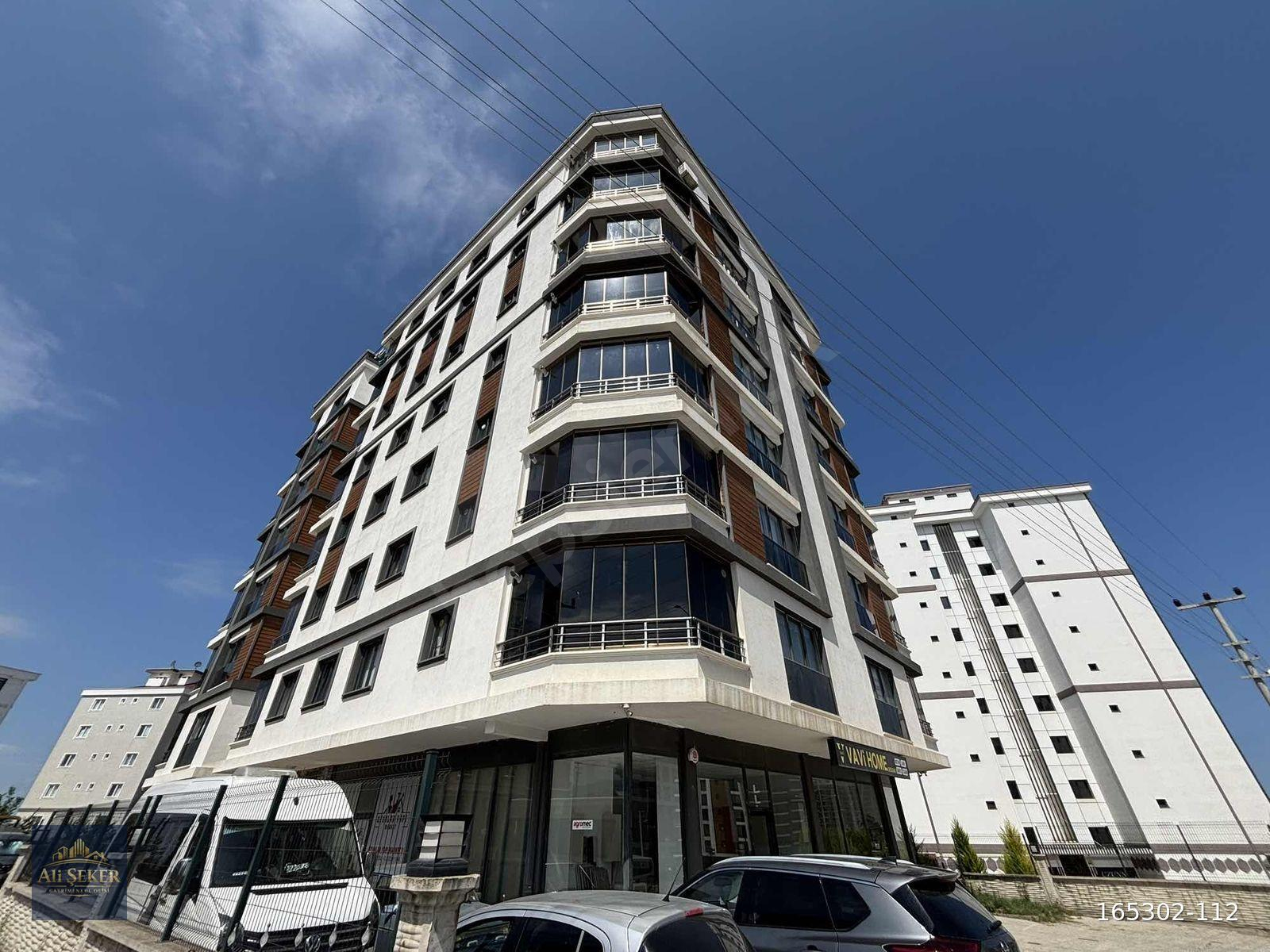 GÖKDELENLER BÖLGESİNDE ANAYOLA CEPHE SATILIK GENİŞ 3+1 DAİRE
