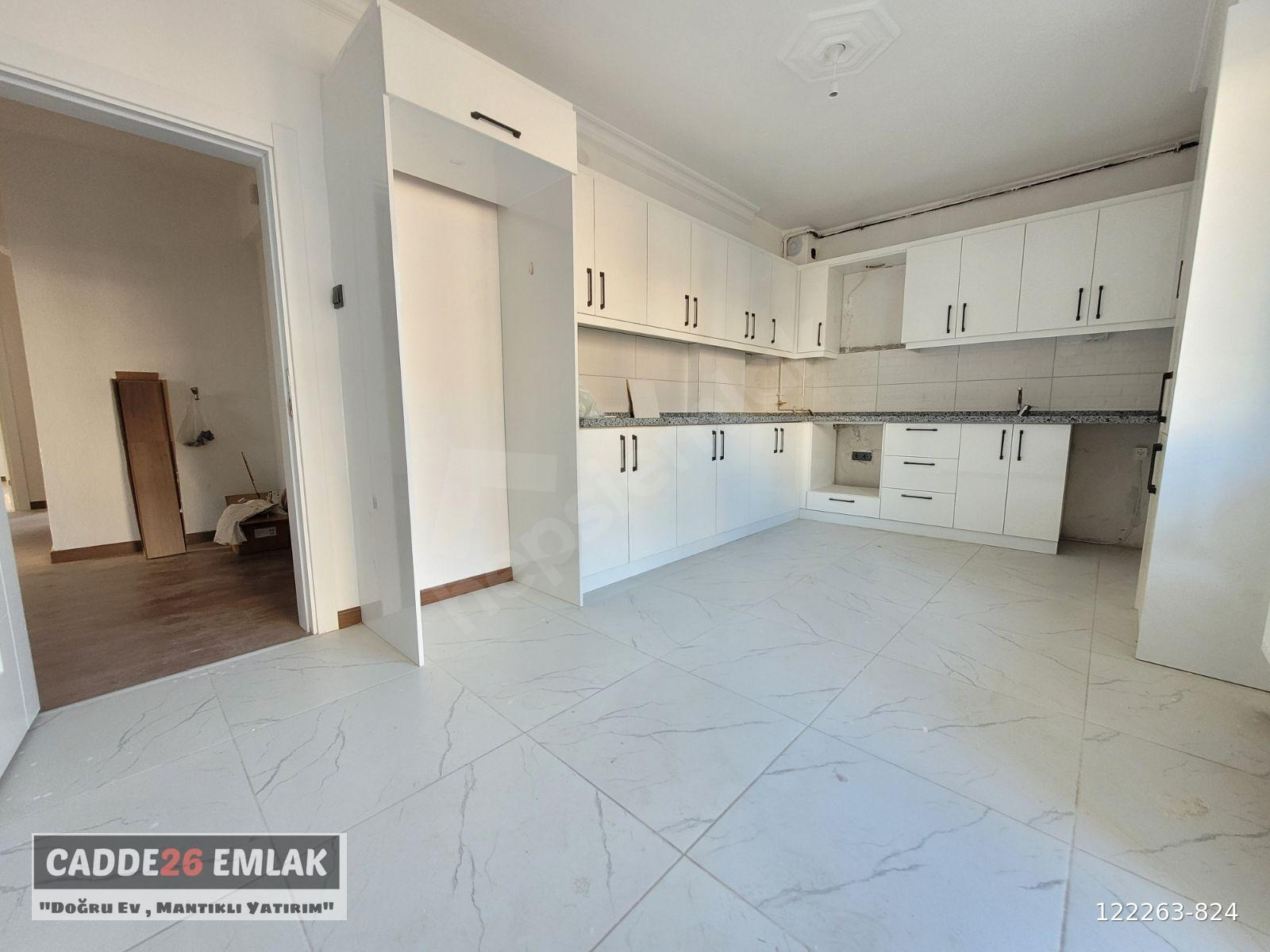CADDE26 DAN EMEK MAHALLESİNDE İÇİ KOMPLE YENİLENMİŞ 3+1 DAİRE