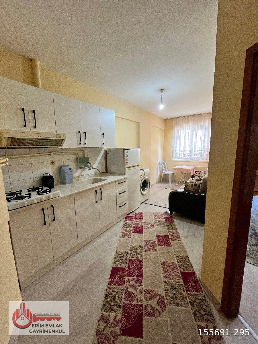 KIRMIZI TOPRAK DA EŞYALI FATURALAR DAHİL KİRALIK 1+1 DAİRE