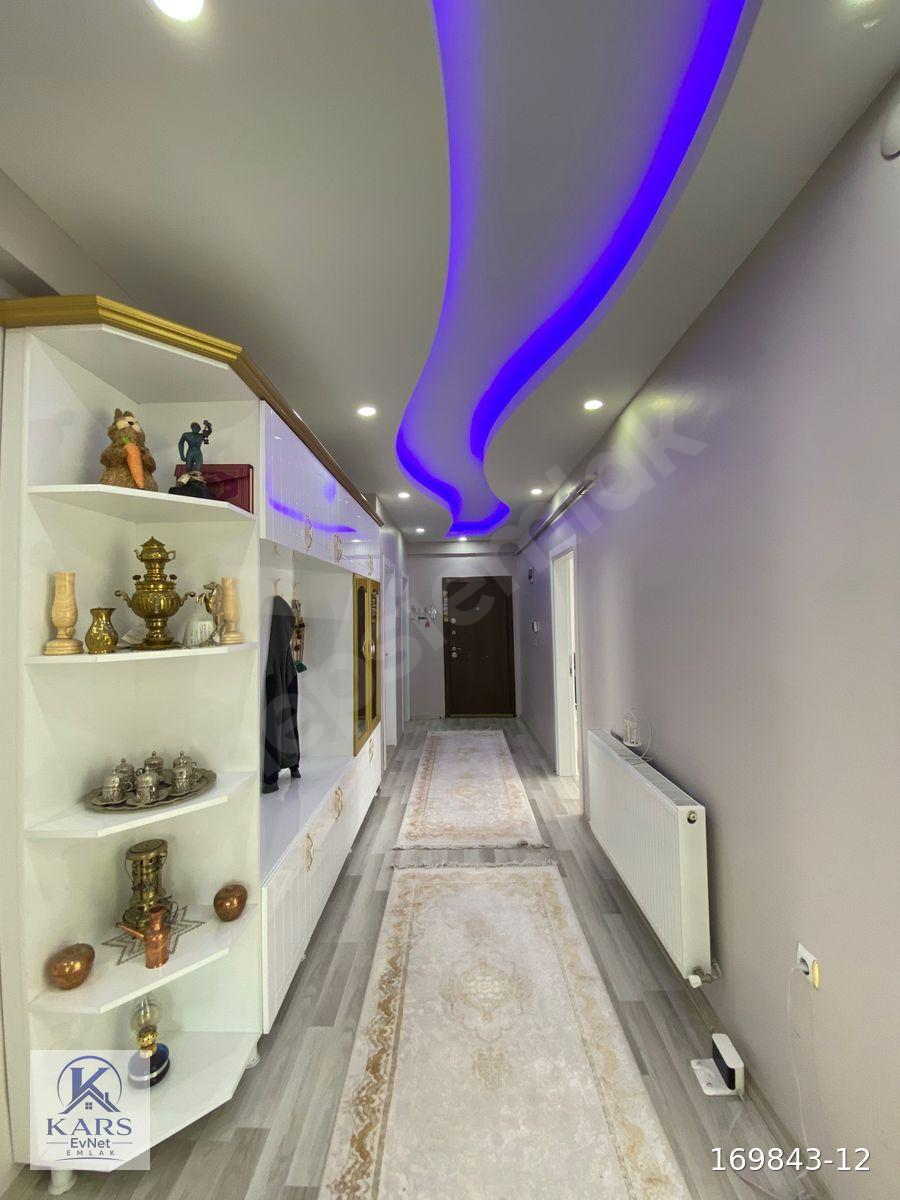 Yenişehir'de Karadağ İnşaat 4+1, 200m² Site İçi Daire