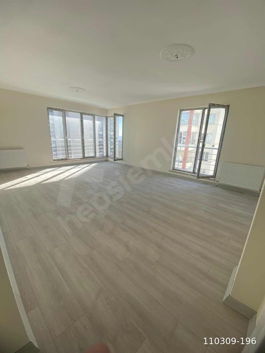 ÇİĞDEMTEPEDE SATILIK 3+1 , 160m2 , BALKONLU DAİRE