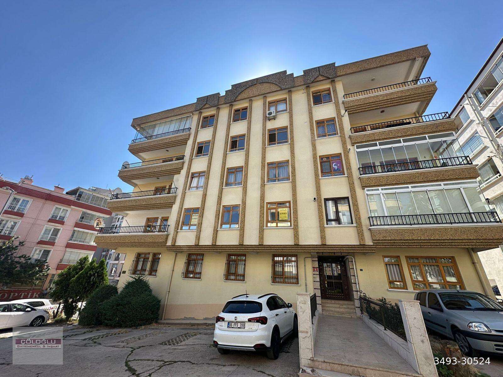 ÇÖLOĞLUNDAN CEVİZLİDERE CAD YANI KATTA ÖN KÖŞE BAŞI GENİŞ BALKON