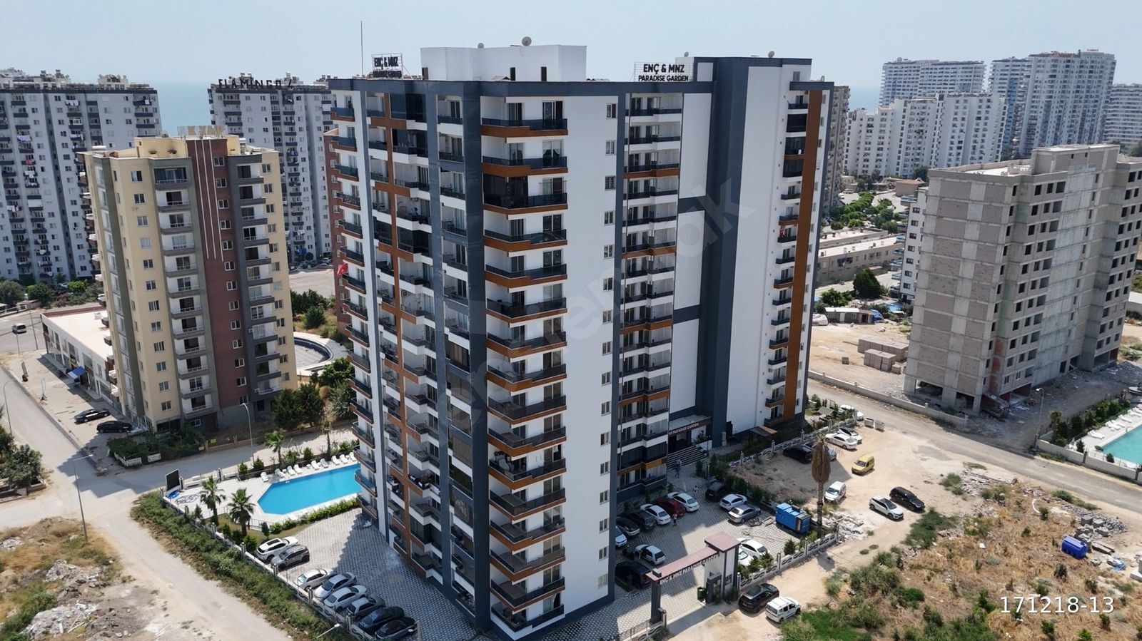 TÖMÜKTE 9. KATTA MANZARALI 1+1 SATILIK DAİRE