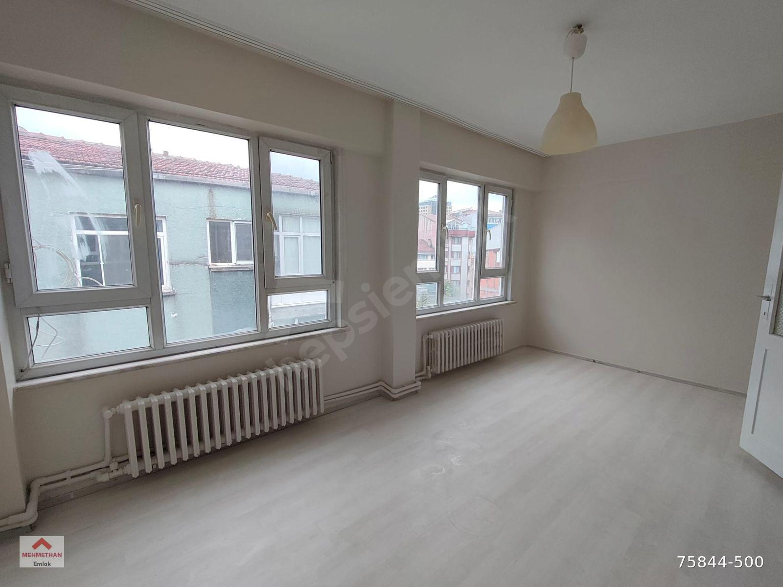 BEŞİKTAŞ IHLAMURDERE CADDESİNDE TEMİZ DAİRE
