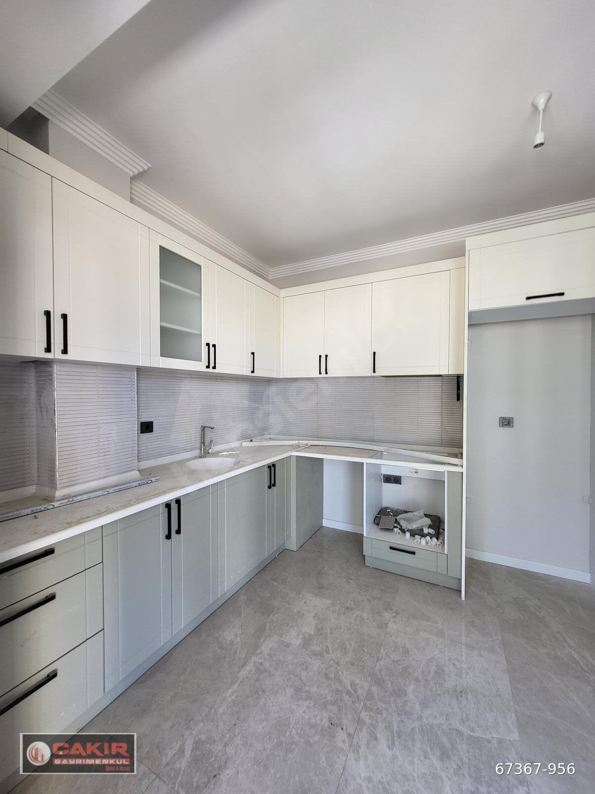 ÇAKIR GAYRİMENKUL'DEN BALAÇTA SALON MUTFAK AYRI 2+1 LÜKS DAİRE