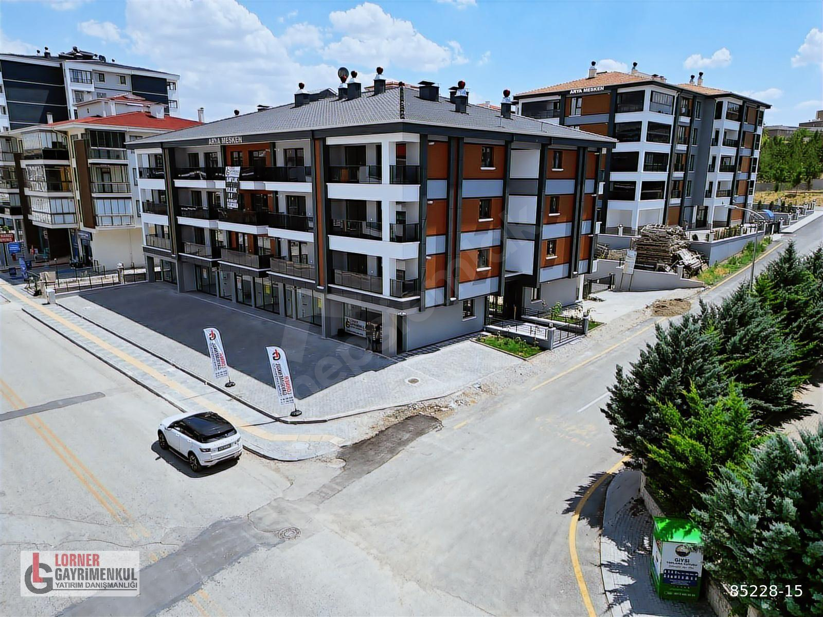 BAHÇELİEVLER MAHALLESİ'NDE CADDE ÜSTÜ SATILIK 1+1 LÜKS DAİRE