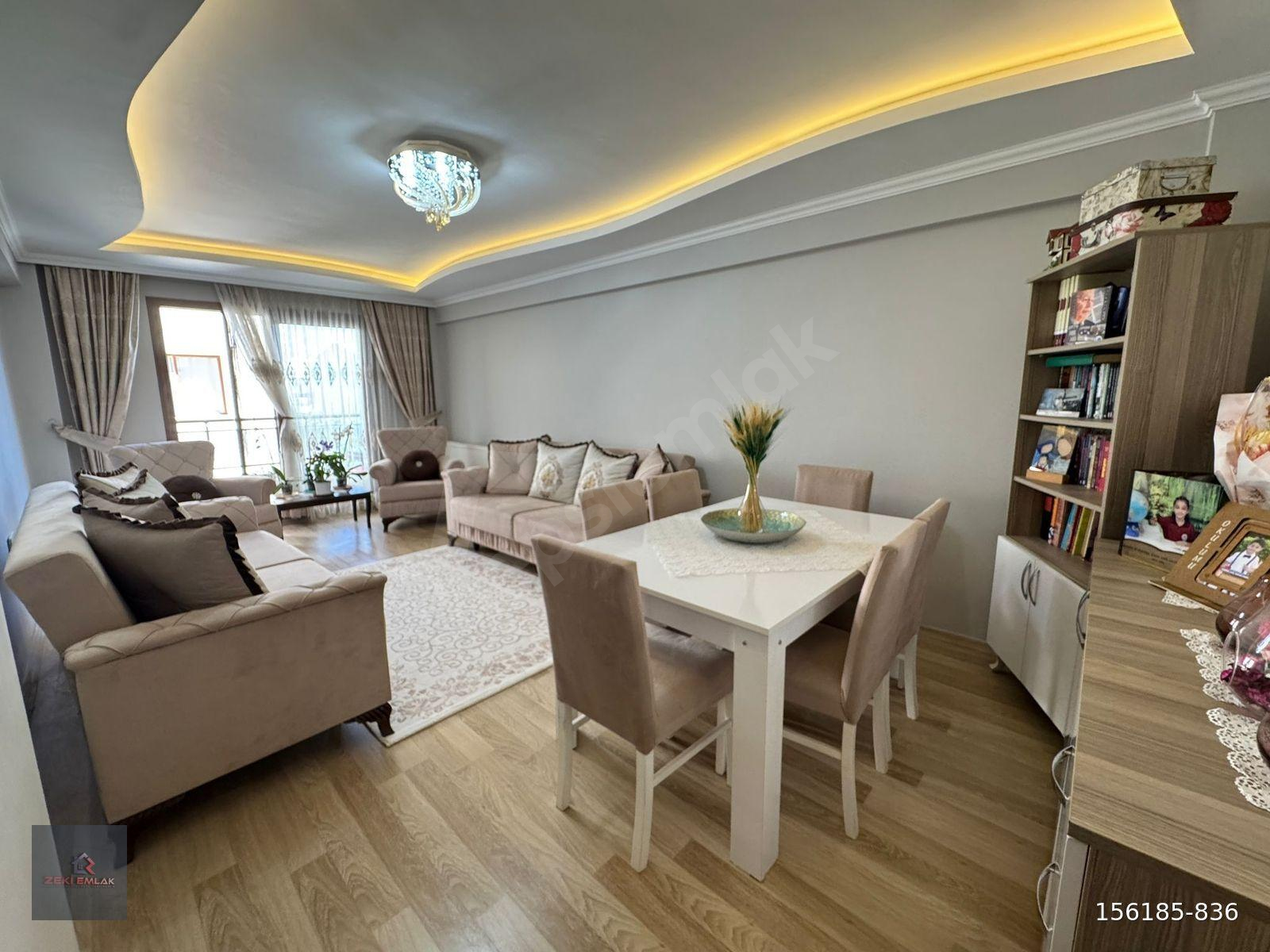 Zeki Emlak'tan Muradiye Mh. Cadde Üzeri Acil Satılık 3+1 Daire