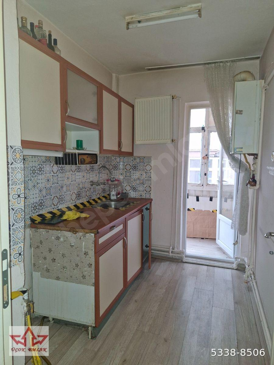 AŞAGI ÖVEÇLERDE KİRALIK DAİRE 3+1 YAN CEPHEDEN 1.KAT ALT KATI DAİRE ÇETİN EMEÇ YAKINI GÜNEY MANTOLAM