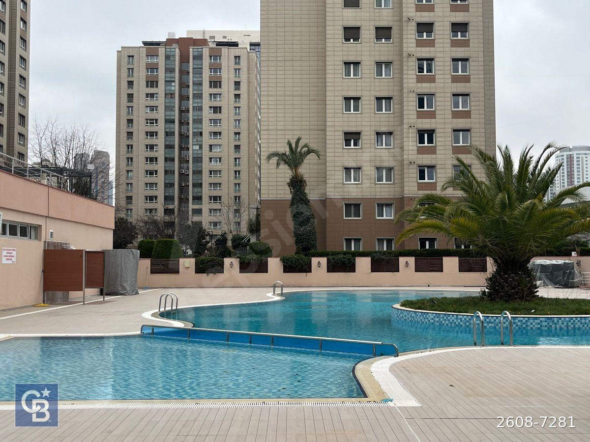 Kentplus Ataşehir'de 205m2 boyalı 4+1 kiralık daire