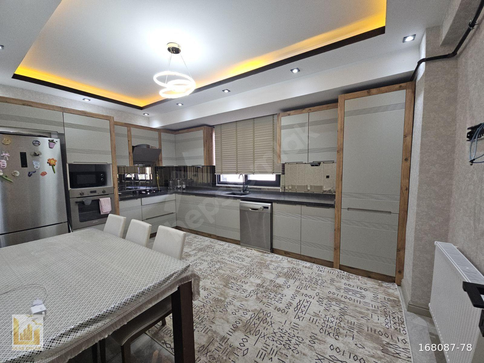 ULAŞ EMLAKTAN NARLIKUYUDA SATILIK 3+1 LÜKS DAİRE