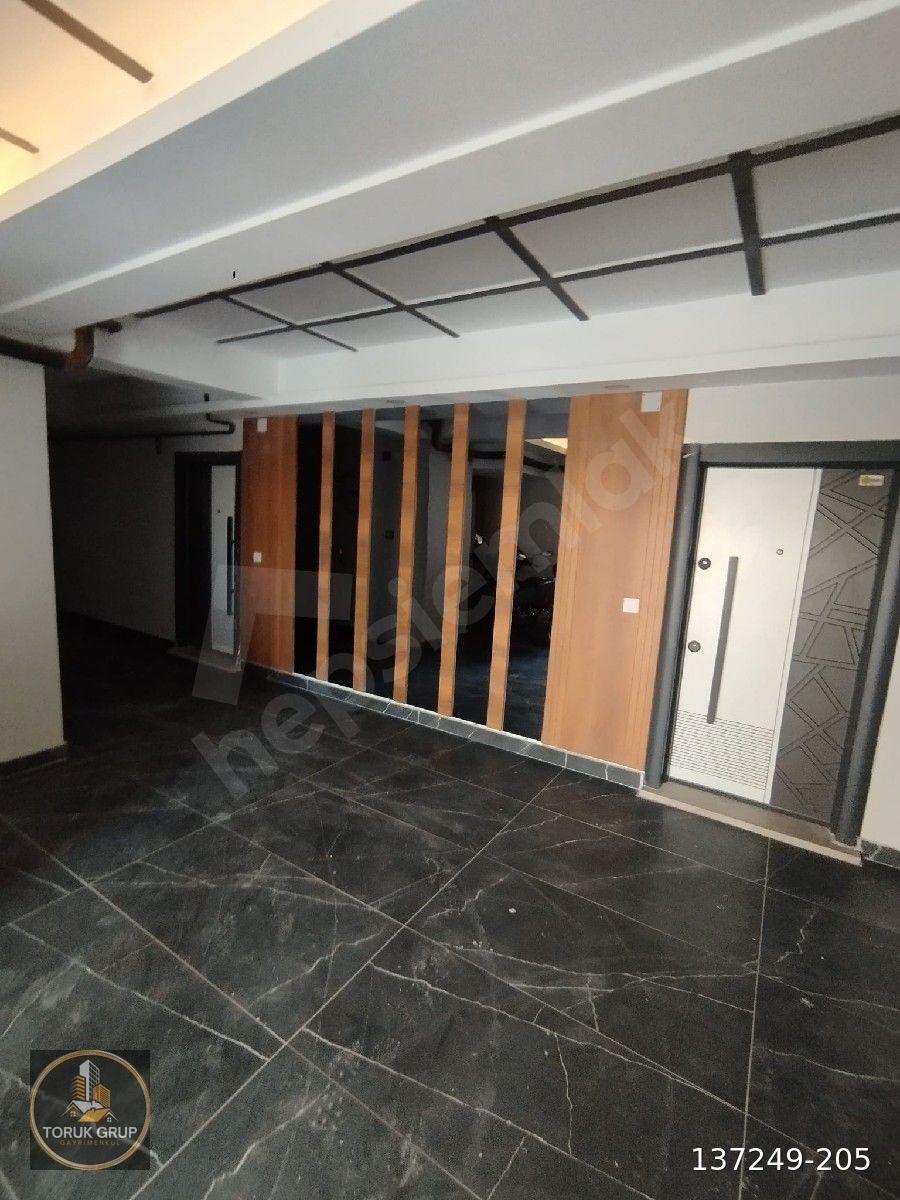 2+1 CEP MUTFAK BULVAR ÜSTÜ HASARSIZ SATILIK DAİRE