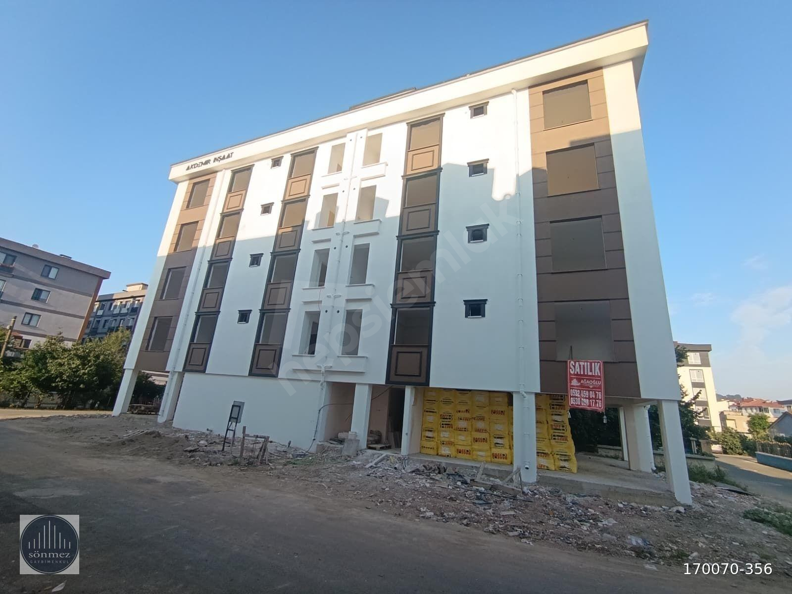 SÖNMEZ'DEN CUMHURİYETTE DENİZ TARAFI 2+1 SATILIK DAİRE