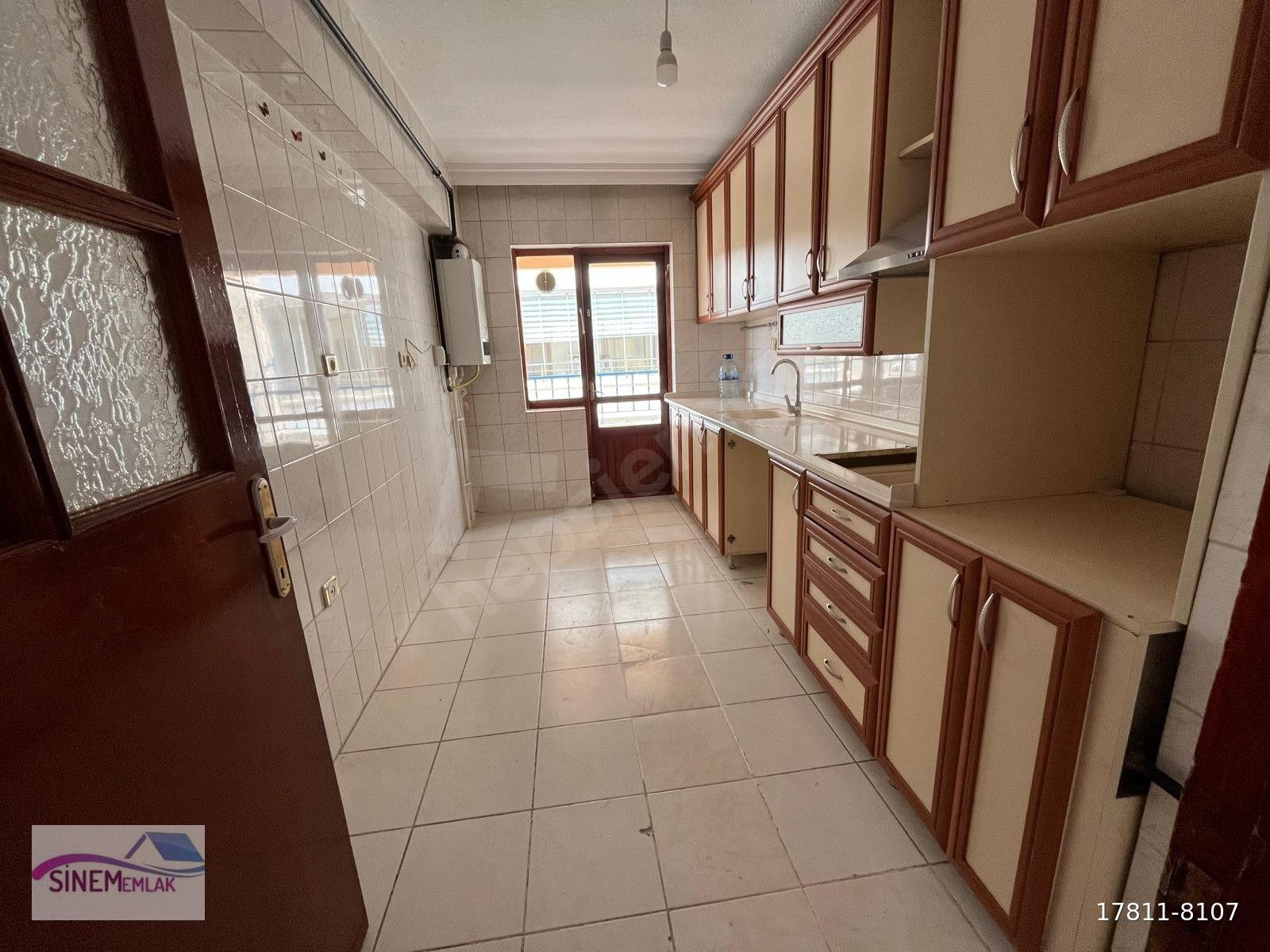 YUKARI ÖVEÇLER MAHALLESİNDE SİNEM EMLAK TAN KİRALIK DAİRE 3+1 ARA KAT