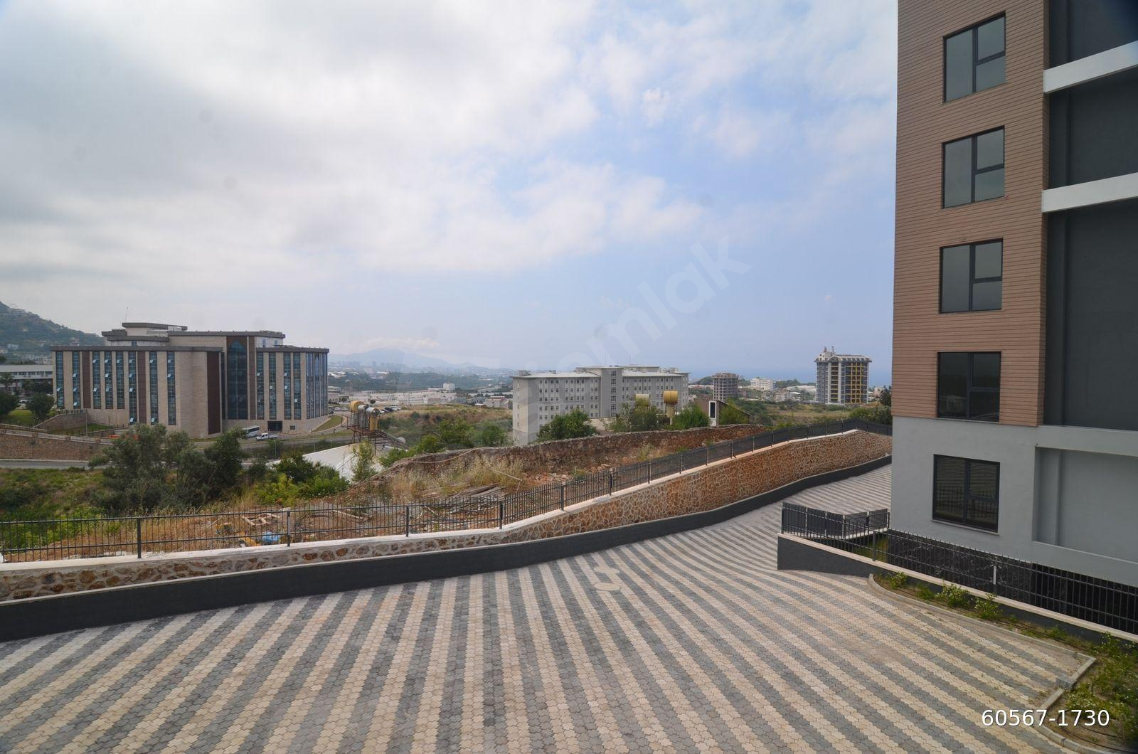 Küçüker Tower'da Havuzlu Site İçerisinde Kiralık 2+1 Daire