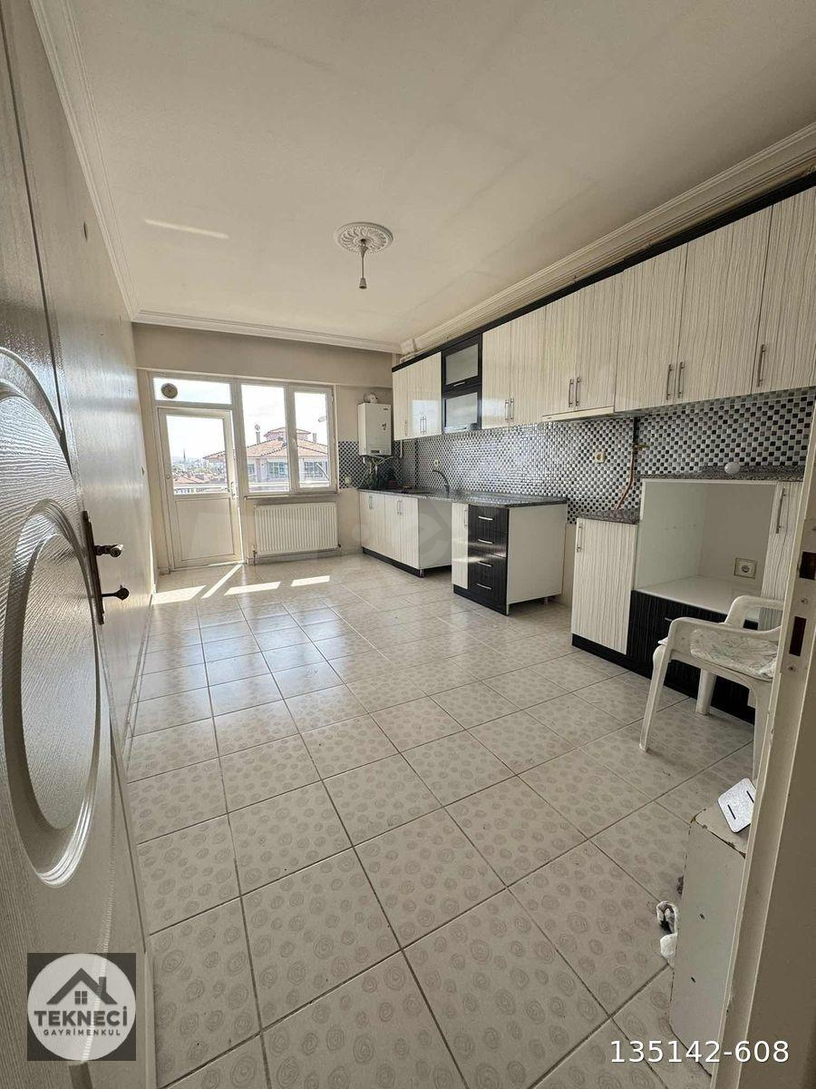 ÇİFTLİK CADDESİNDE 3+1 - 145M2 CADDE CEPHE SATILIK DAİRE