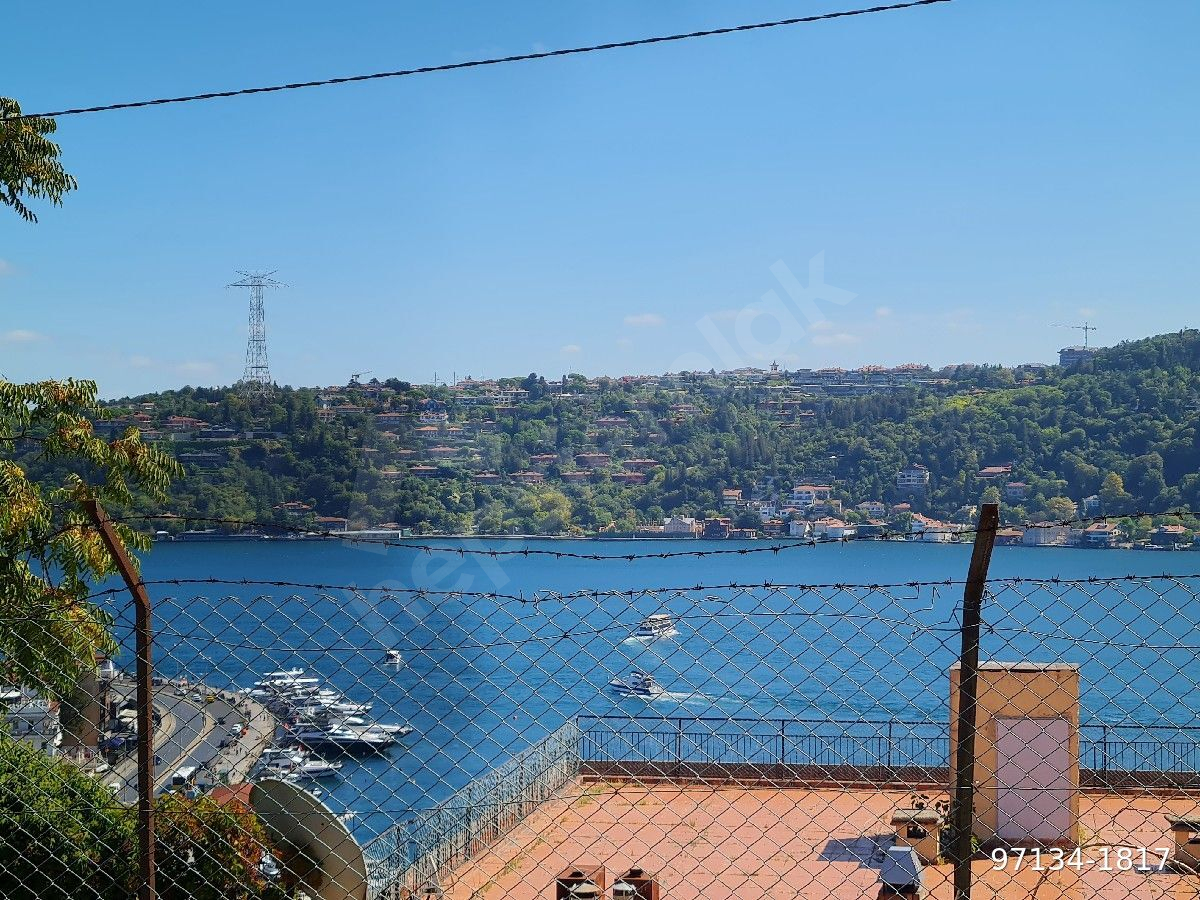ARNAVUTKÖY’ÜN EN NEZİH VE SESSİZ SOKAKLARINDAN BİRİNDE, DENİZ MANZARALI MÜSTAKİL GİRİŞLİ KİRALIK EV