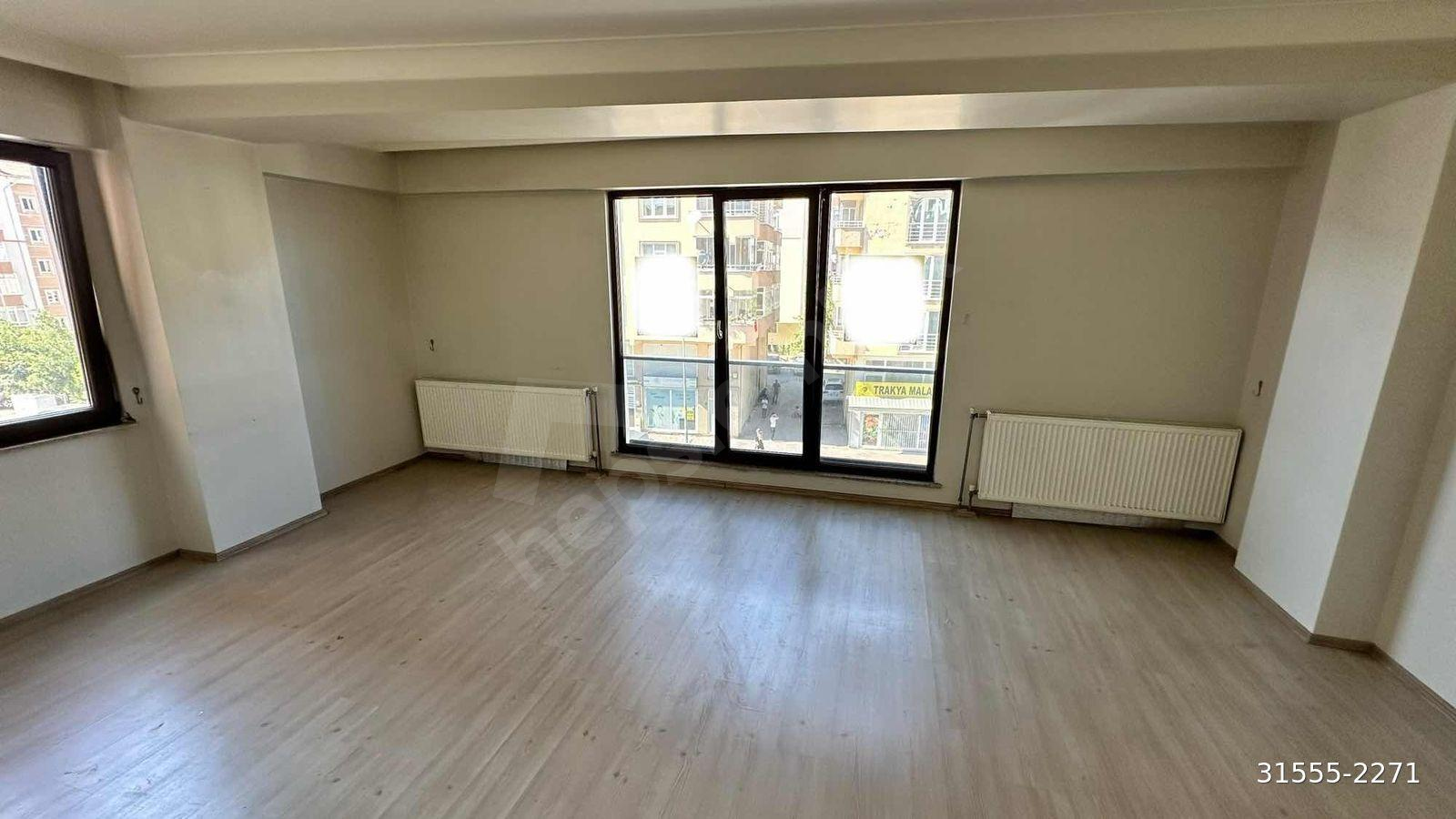 MUHİTTİN MAH 3+1 KİRALIK DAİRE 130 m2 BALKONLU ASANSÖRLÜ ARA KAT