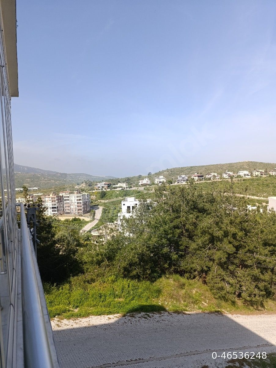 Dağ ve Deniz manzaralı geniş daire