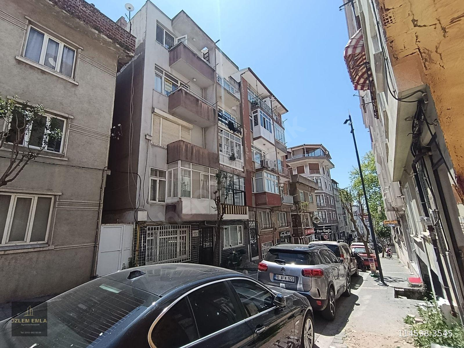 ÖZLEM DEN GÜNAYDIN MAHALLESİNDE TADİLATA UYGUN 2+1 SATILIK ARAKAT DAİRE