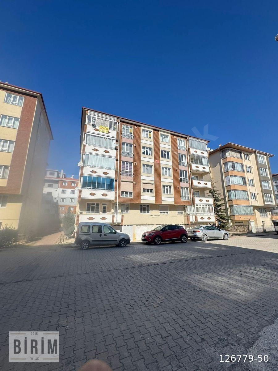 BİRİM EMLAKTAN YARENLER MAHALLESİNDE CADDE CEPHELİ SİTE İÇERİSİNDE ASANSÖRLÜ DAİRE