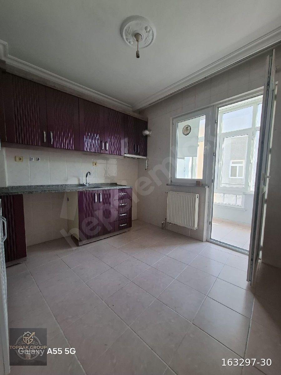 ÇORLU SEHYSİNAN MAH ESKI KİLER ARKASI ARAKAT 3+1 Daire