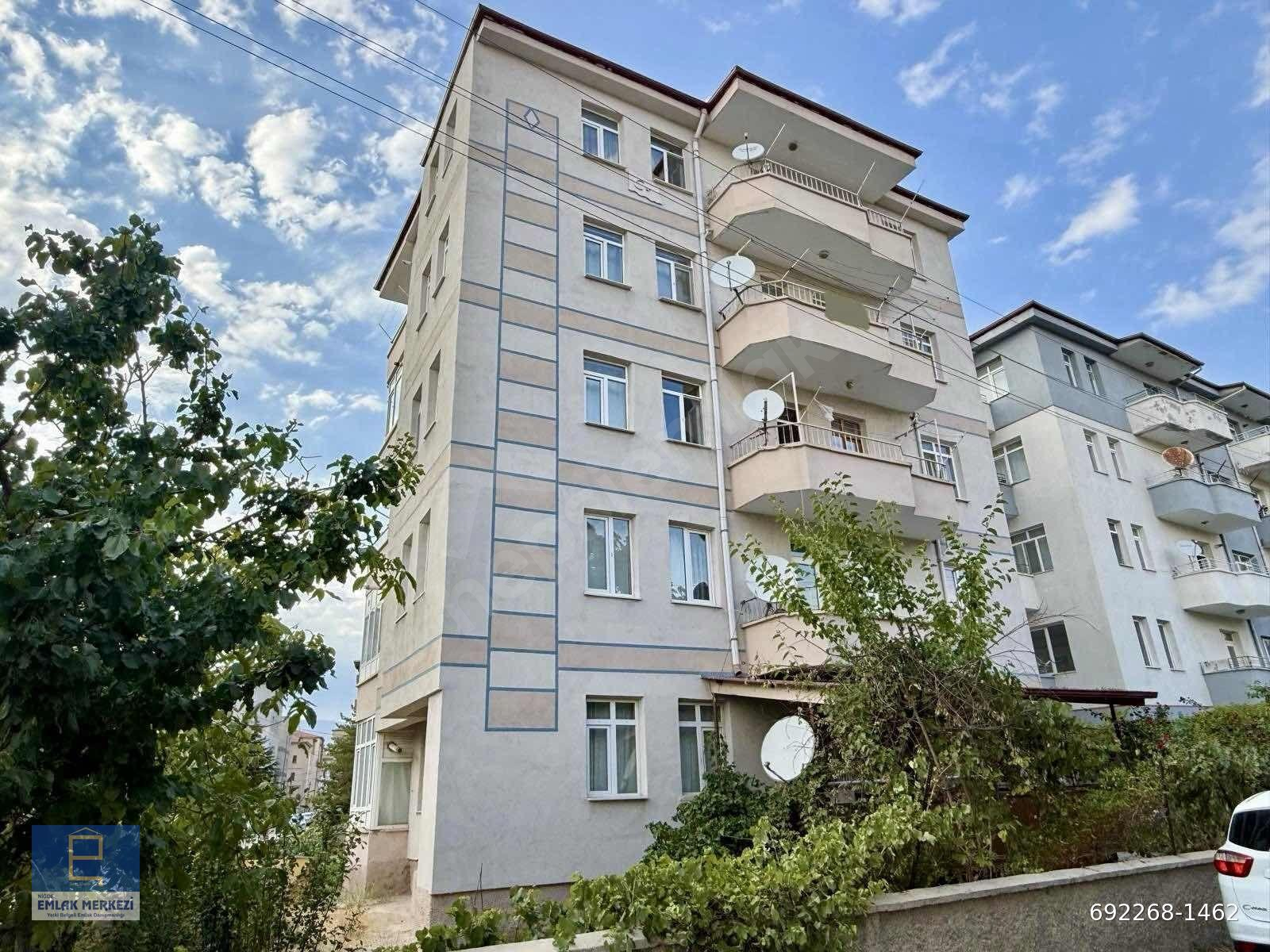## NİĞDE EMLAK MRKZNDEN SELÇUK MH. KOMBİLİ 3+1 SATILIK DAİRE ##