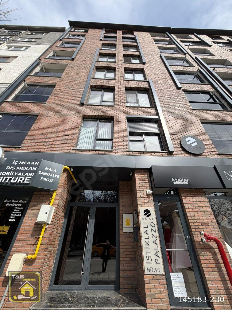 Atatürk Caddesi Üzerinde | Millet Bahçesi Manzaralı | 5+1 220m2