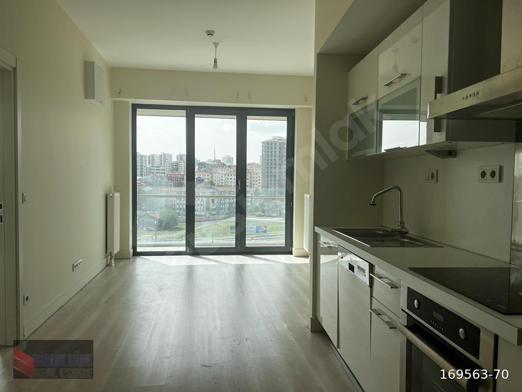 BATIŞEHİR HİRA'DAN KİRALIK BOŞ 1+1 DAİRE