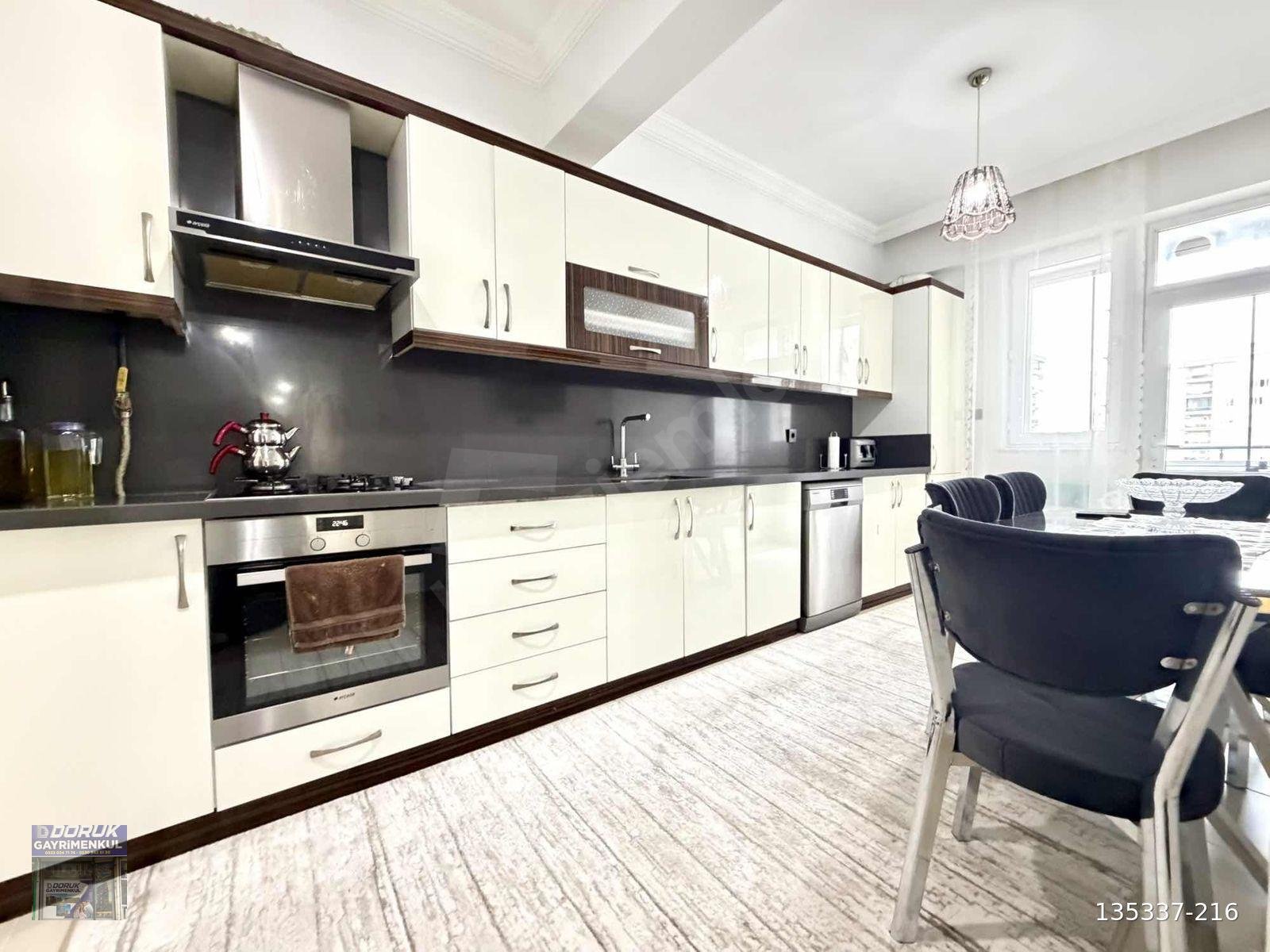 DORUK'TAN AKKENT DE ANA CADDE ÜZERİNDE ARAKAT BAKIMLI 3+1 DAİRE