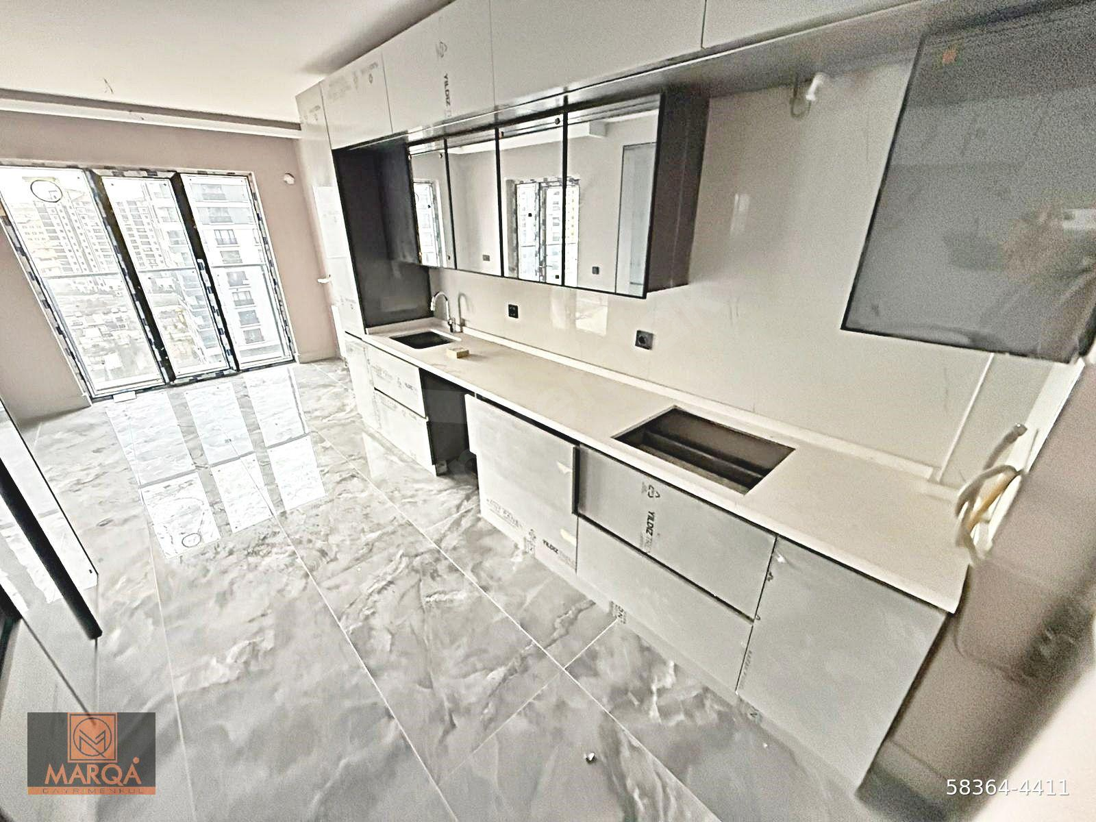 OVACIK SİTE DAİRESİ ! 4+1 TERAS BALKONLU MANZARALI 200M2 FIRSAT