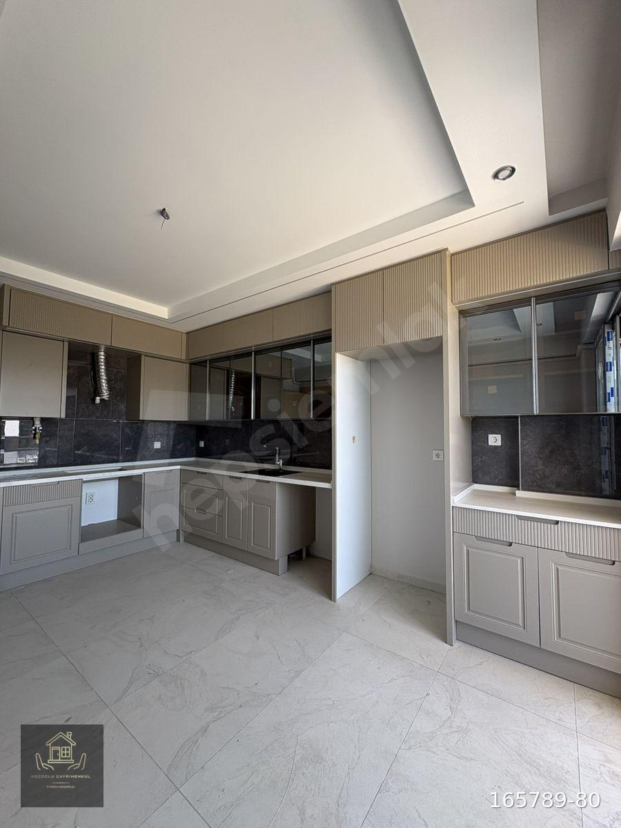 Ergenekon mahallesinde lüks 2+1 100m2 satılık daire