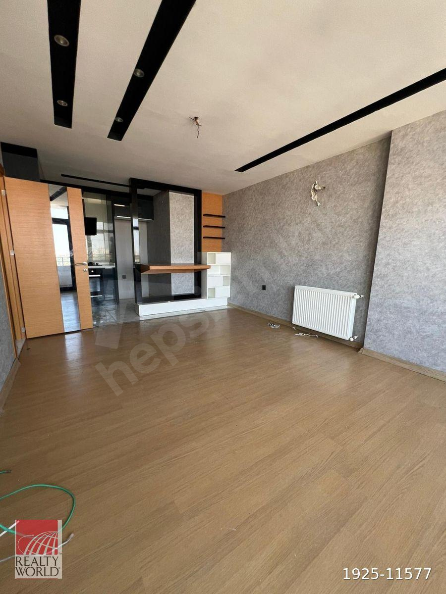 BAHAR CADDESİ'NDE SİTE İÇERİSİNDE SATILIK 2+1 DAİRE