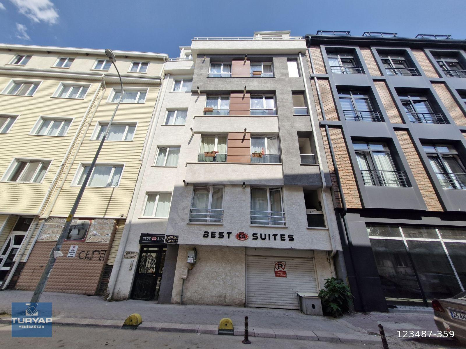 TURYAP YENİBAĞLAR'DAN ÜNİ CD. ARKASI SATILIK EŞYALI 1+1 DAİRE