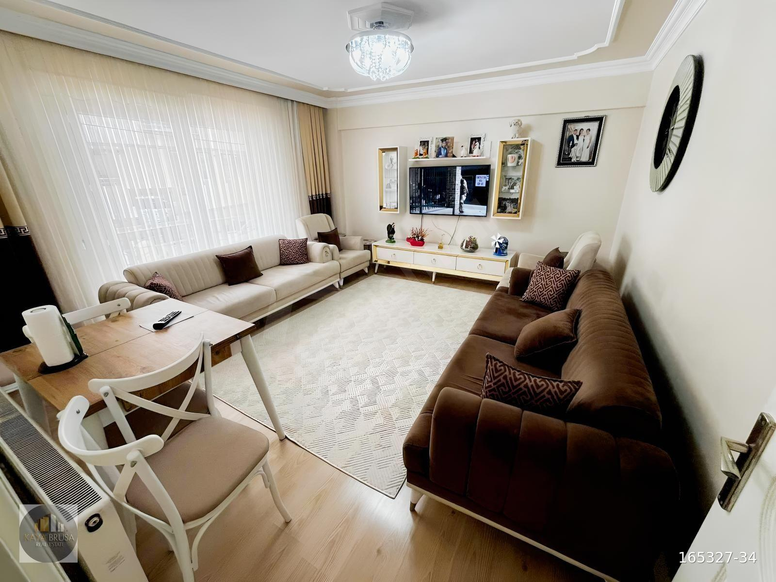3+1 ÇİFT CEPHE HARİKA KONUMDA ARAKAT FIRSAT DAİRE
