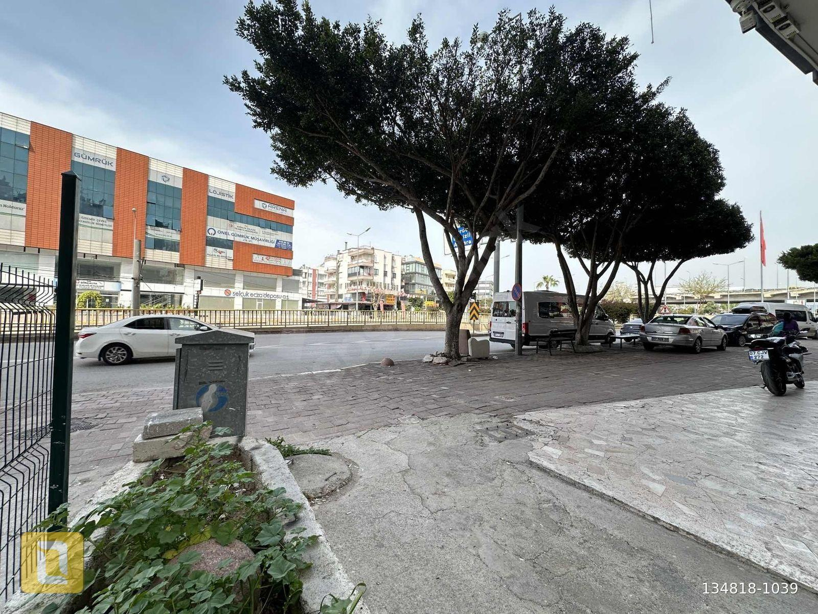ÇALLI'da Ana Cadde Üzeri SATILIK Daire-Dükkan 3+1 1.Katta 140m²