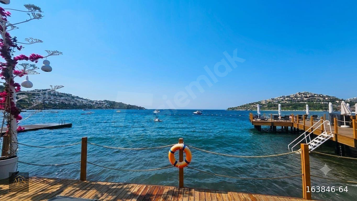 ALKAN SİTESİNDE (PLAJLI)4+2 DAİRE GENİŞ 140 M2