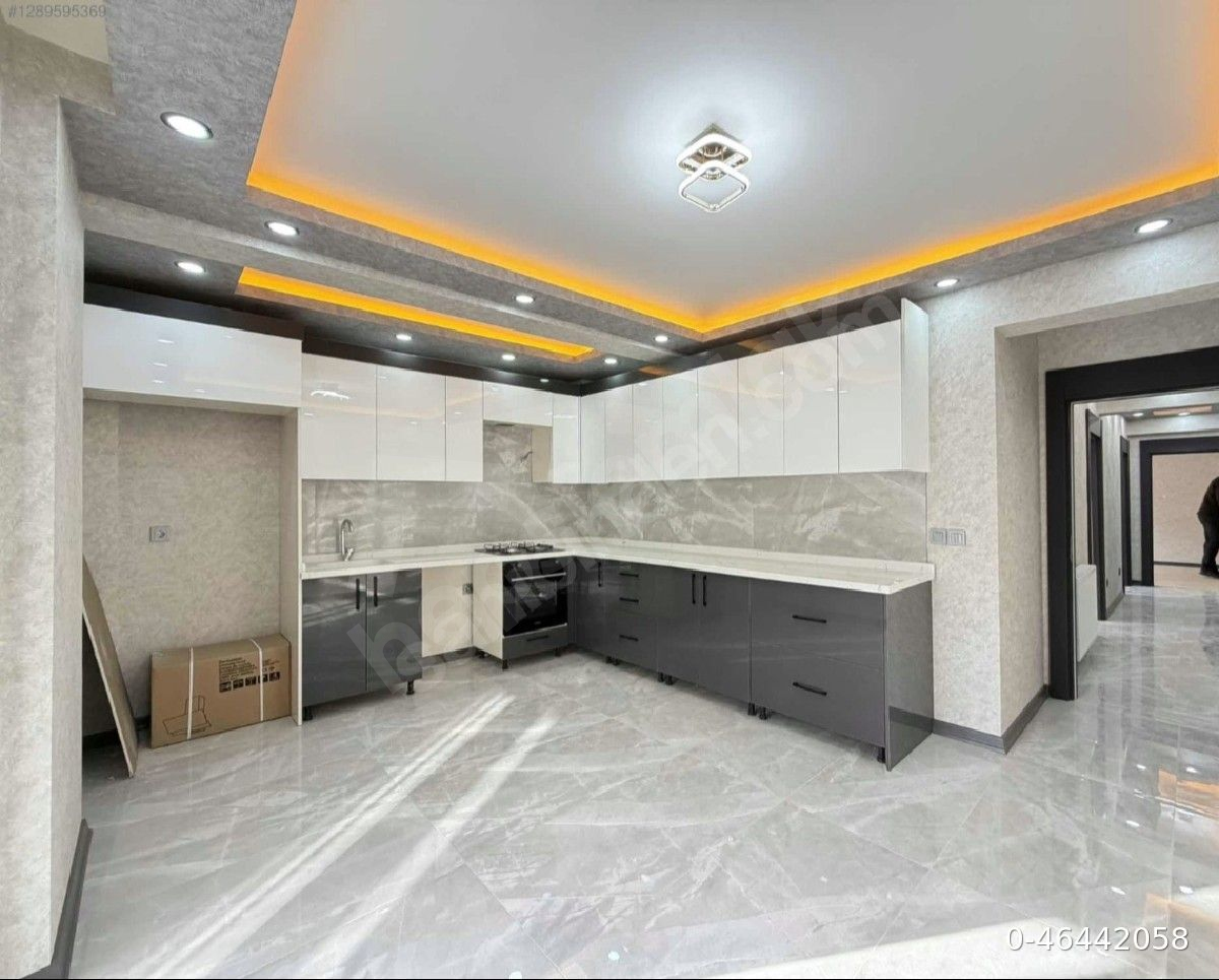 SAHİBİNDEN MERKEZİ KONUMDA ULAŞIMA YAKIN 134m2 SIFIR DAİRE