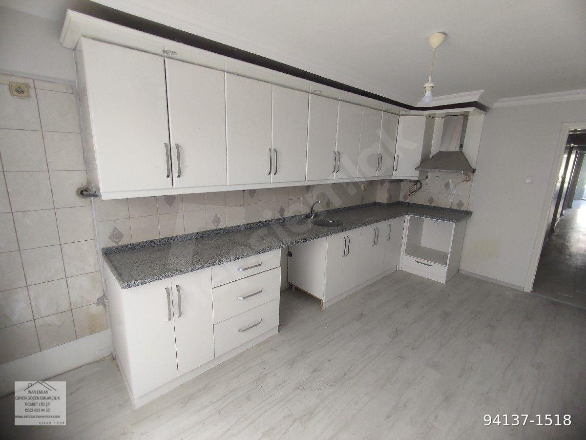 Akhisar İnönü Mahallesi'nde 3+1 Kiralık Daire