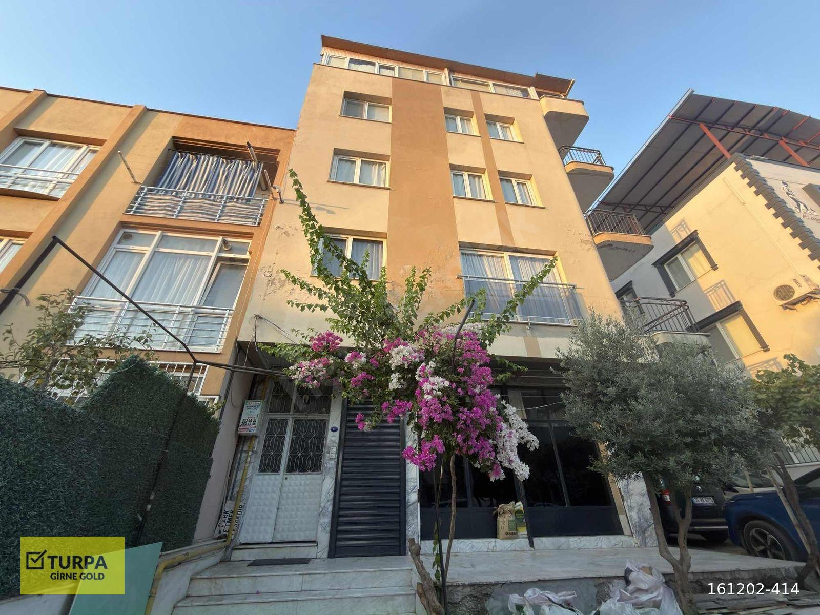 Bornova Atatürk mh. 3+1 Kiralık Daire