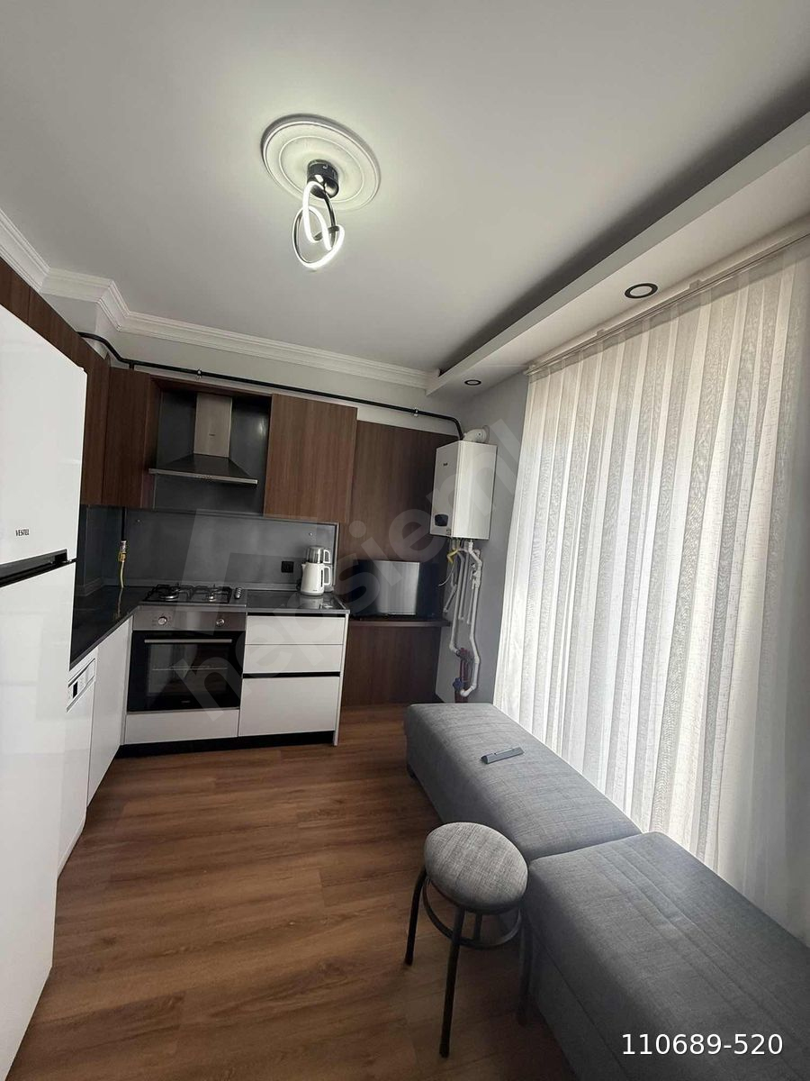 ÇABUK EMLAKTAN KARŞIYAKADA KİRALIK EŞYALI 1+1 DAİRE
